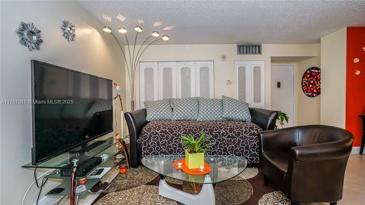 Sunny Isles Beach, FL 33160,17011 N Bay Rd #701