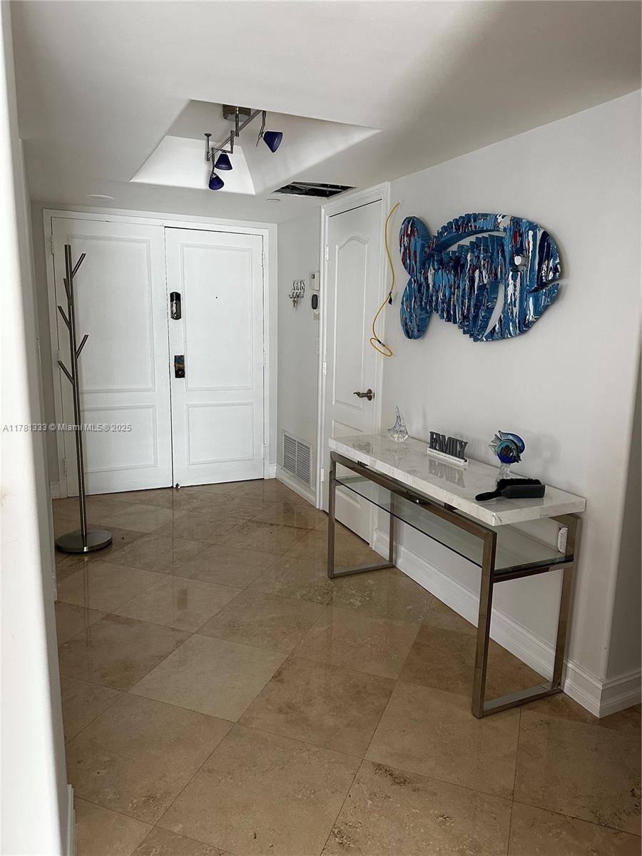 Fort Lauderdale, FL 33308,3410 Galt Ocean Dr #1410N