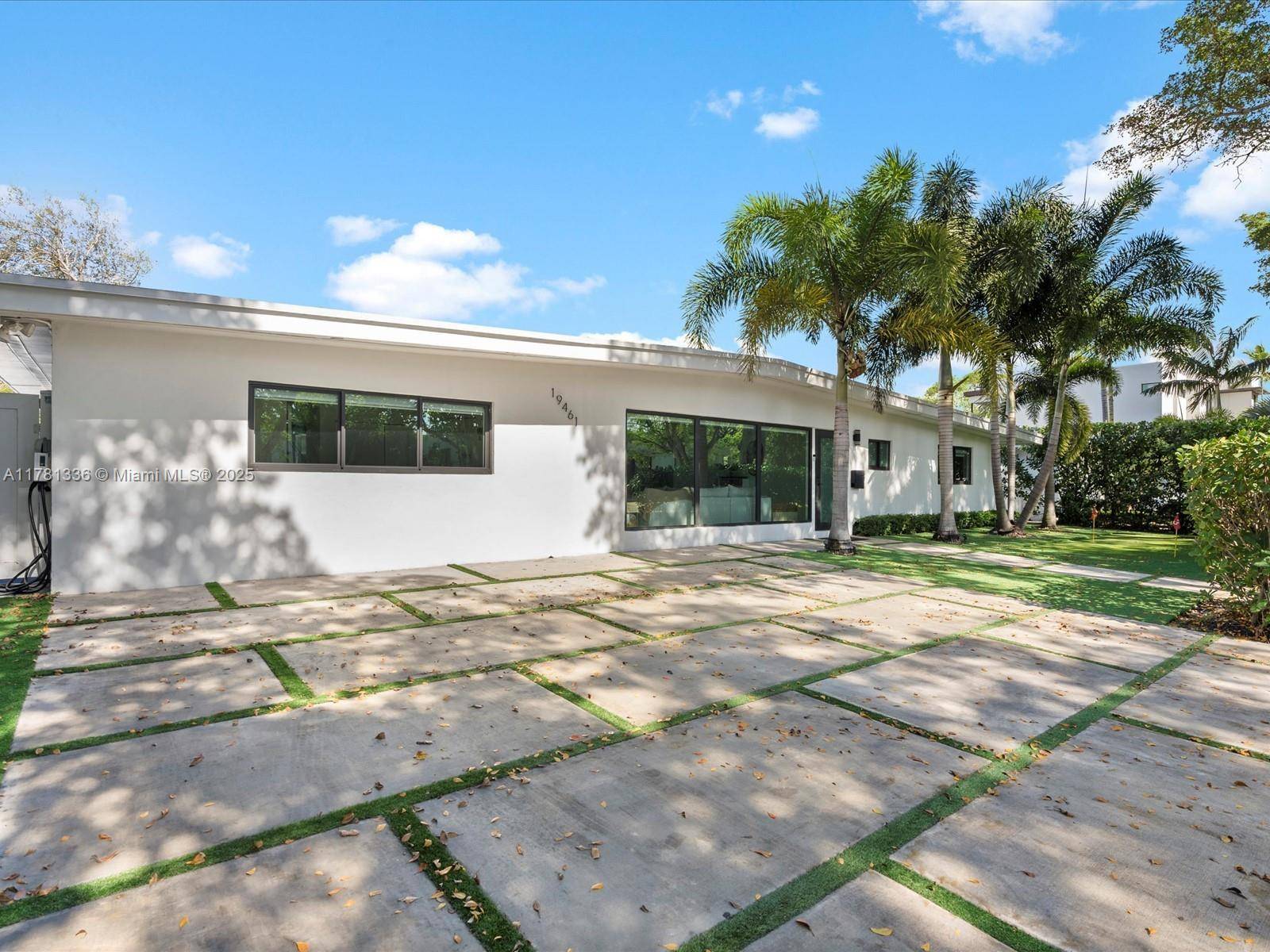 North Miami Beach, FL 33179,19461 NE 22nd Rd