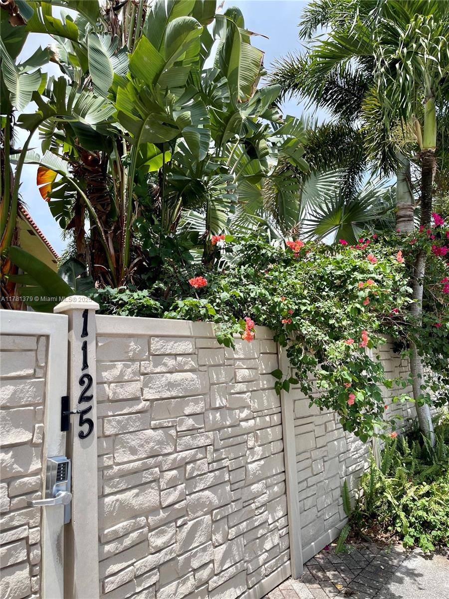 Fort Lauderdale, FL 33305,Address not disclosed