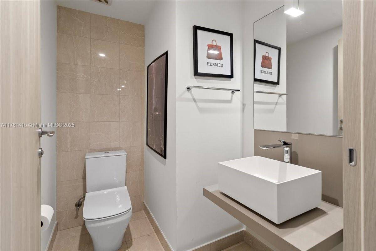 Miami, FL 33131,1000 Brickell Plz #3303