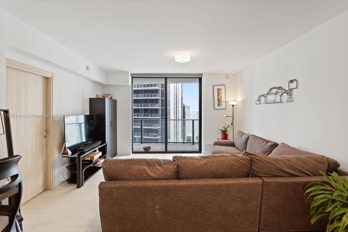 Miami, FL 33131,1000 Brickell Plz #3303