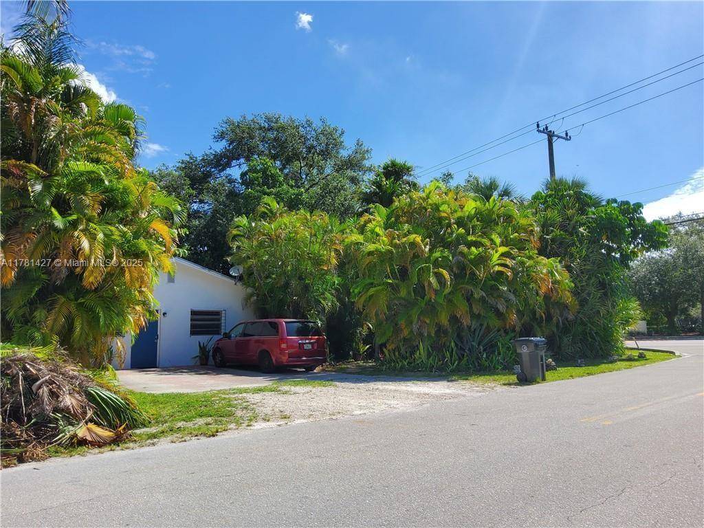 Fort Lauderdale, FL 33316,823 SE 18TH ST