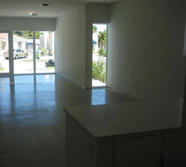 Miami, FL 33145,3660 SW 24th Ter #3660