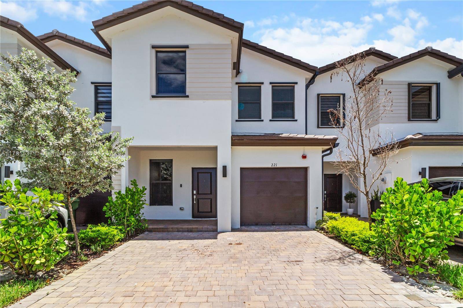 Pembroke Pines, FL 33027,221 SW 159th Way