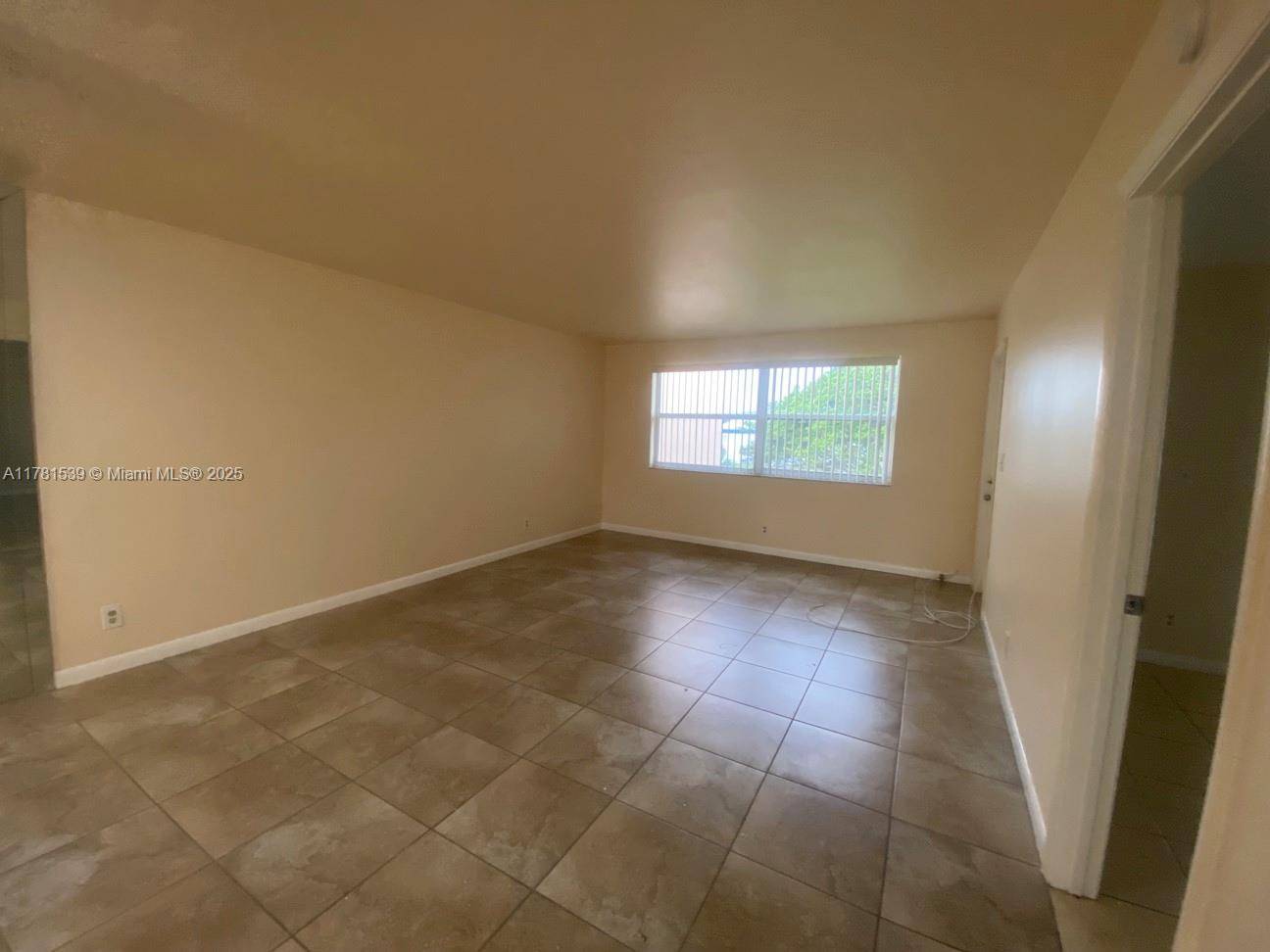 Margate, FL 33063,6890 Royal Palm Blvd #305H