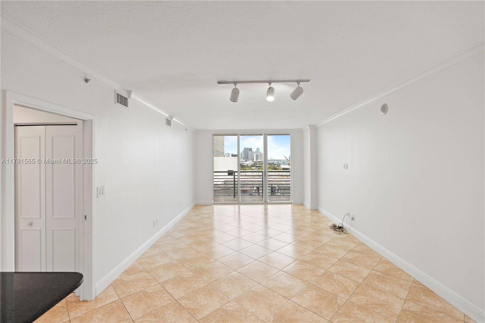 Miami, FL 33131,325 S Biscayne Blvd #1214