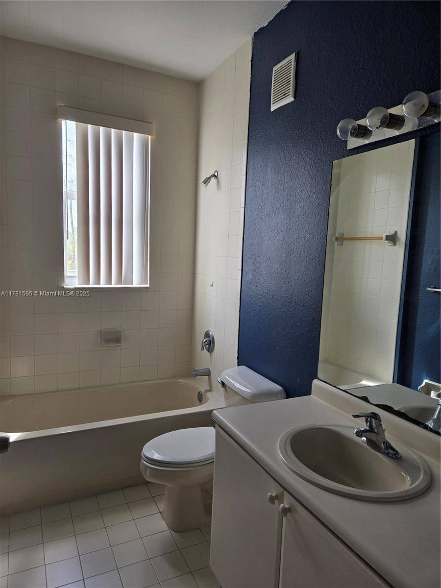 Homestead, FL 33035,1568 SE 26th St #107
