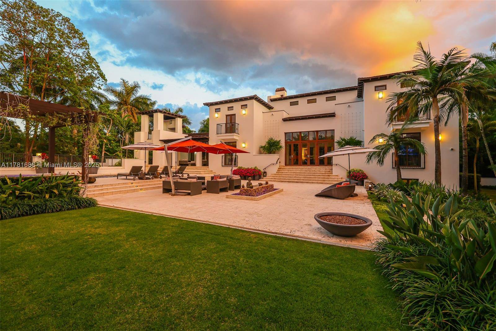 Coral Gables, FL 33156,555 Arvida Pkwy
