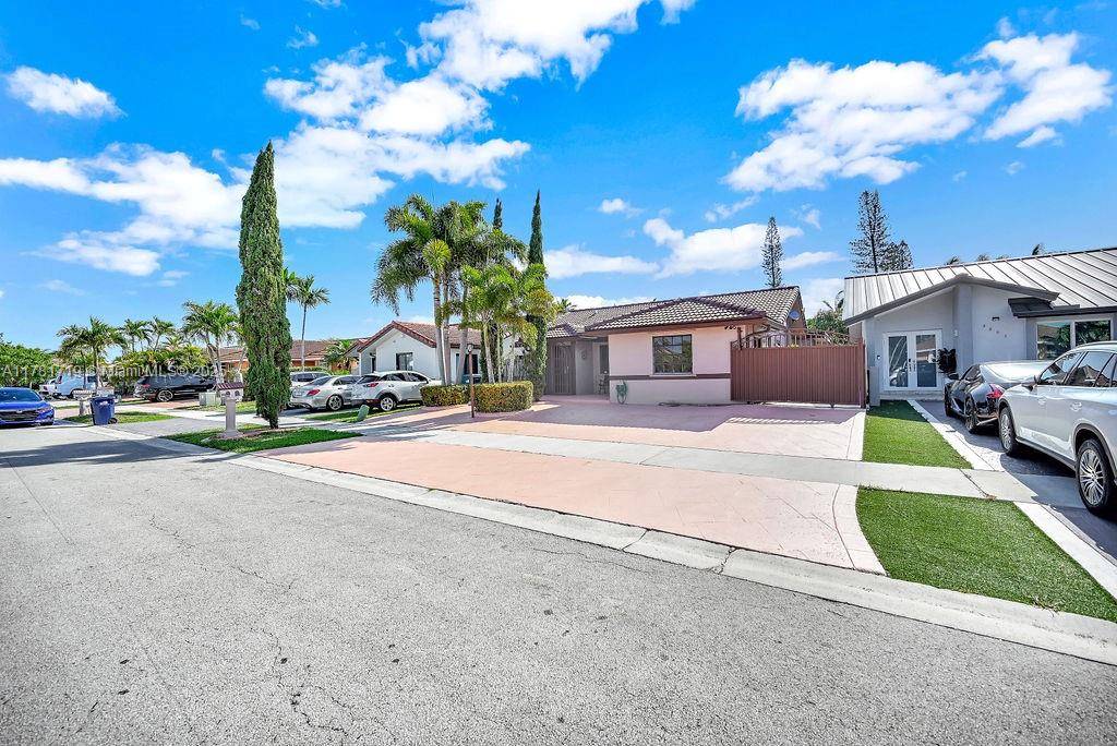 Miami, FL 33193,5881 SW 147th Ct
