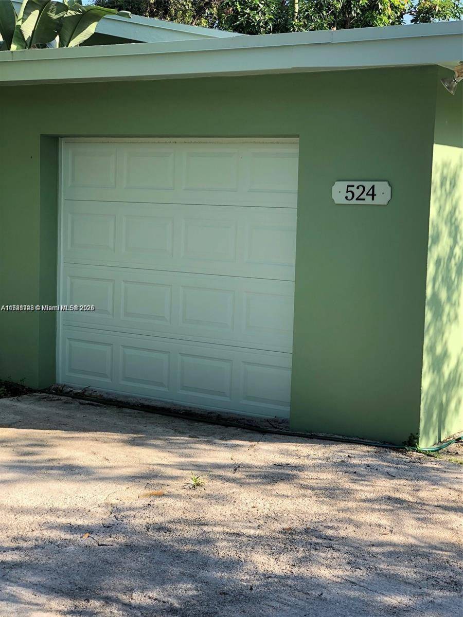Miami, FL 33162,524 NE 160th Ter