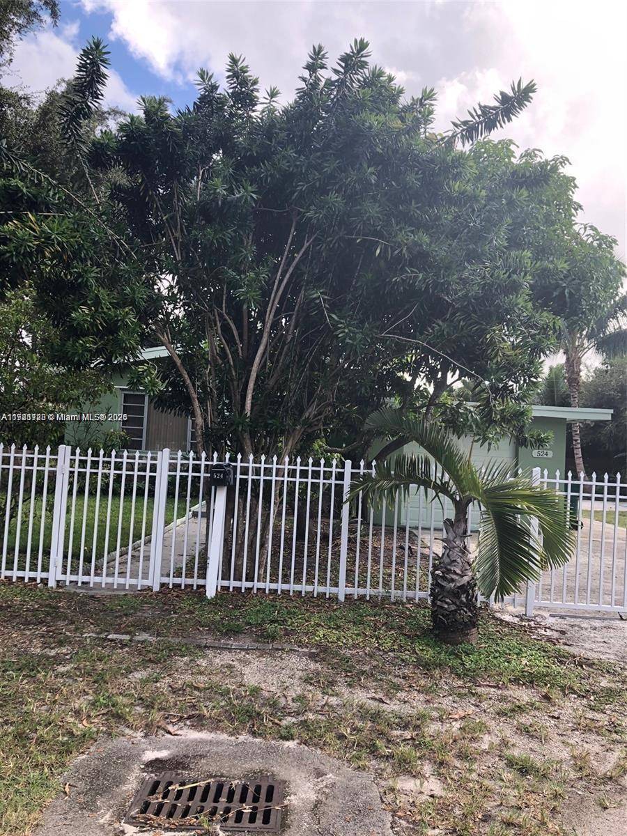 Miami, FL 33162,524 NE 160th Ter