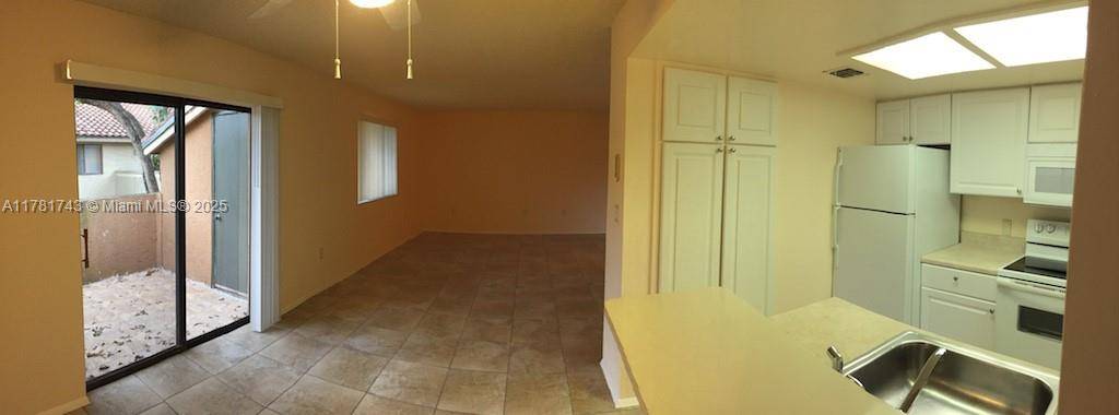 Coral Springs, FL 33065,3204 Coral Lake Dr #3204
