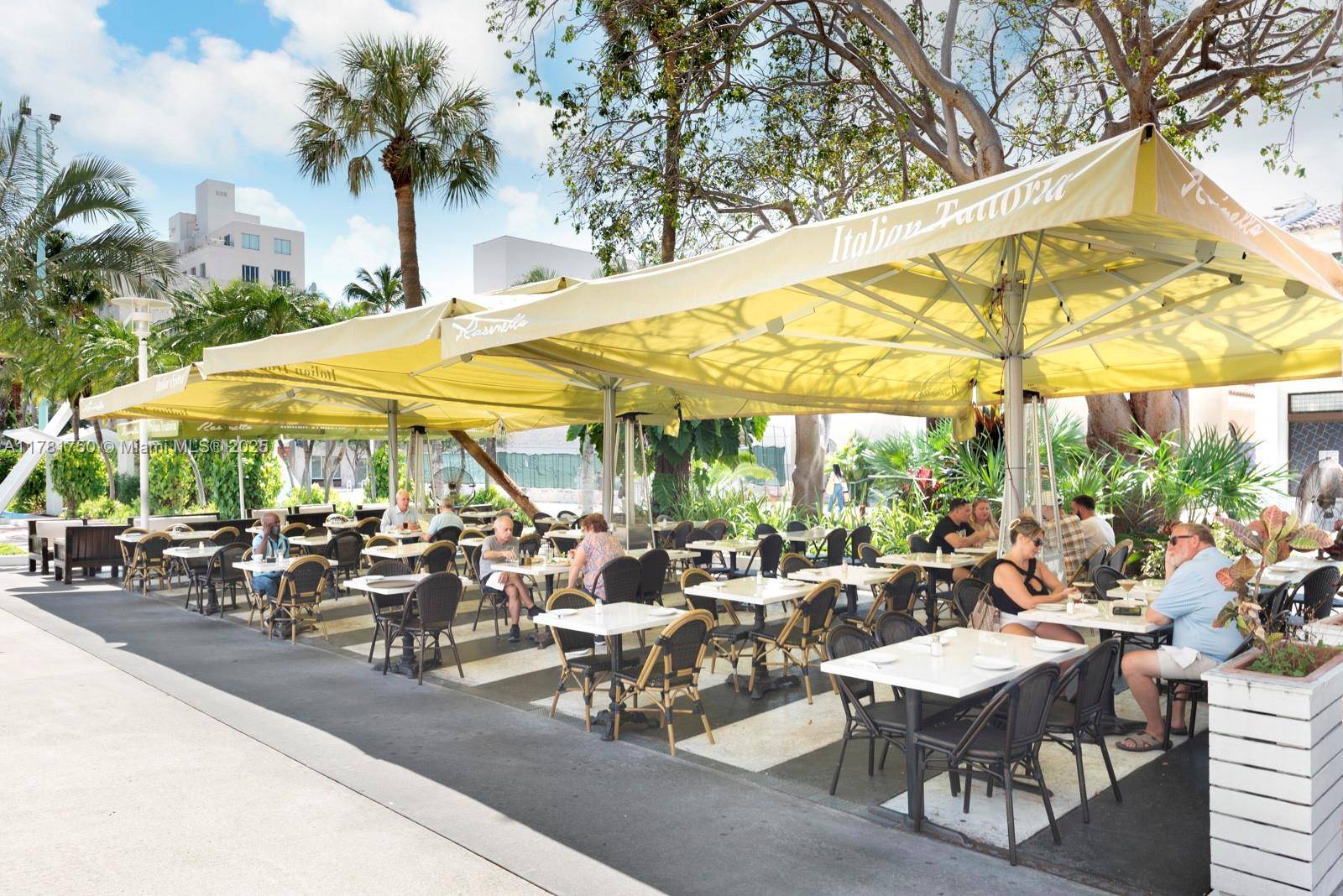 Miami Beach, FL 33139,533 Lincoln Rd