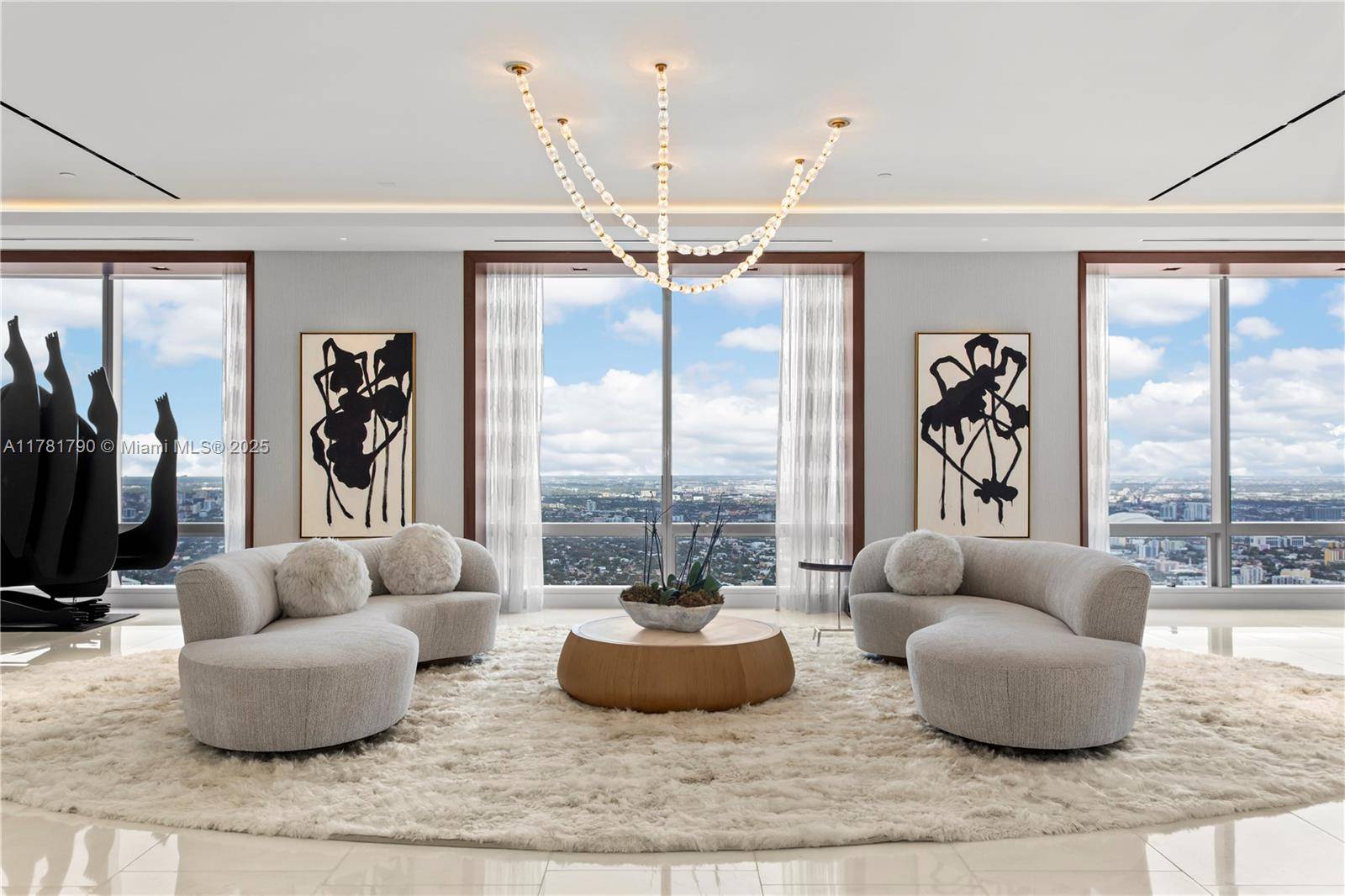 Miami, FL 33131,1425 Brickell Ave #PH4BCD