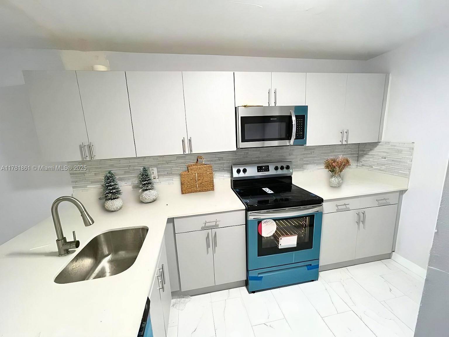 Pembroke Pines, FL 33024,10008 NW 6th St #103