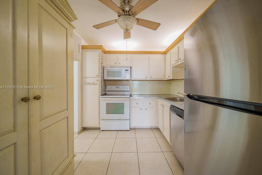 Hollywood, FL 33020,2761 Taft St #311