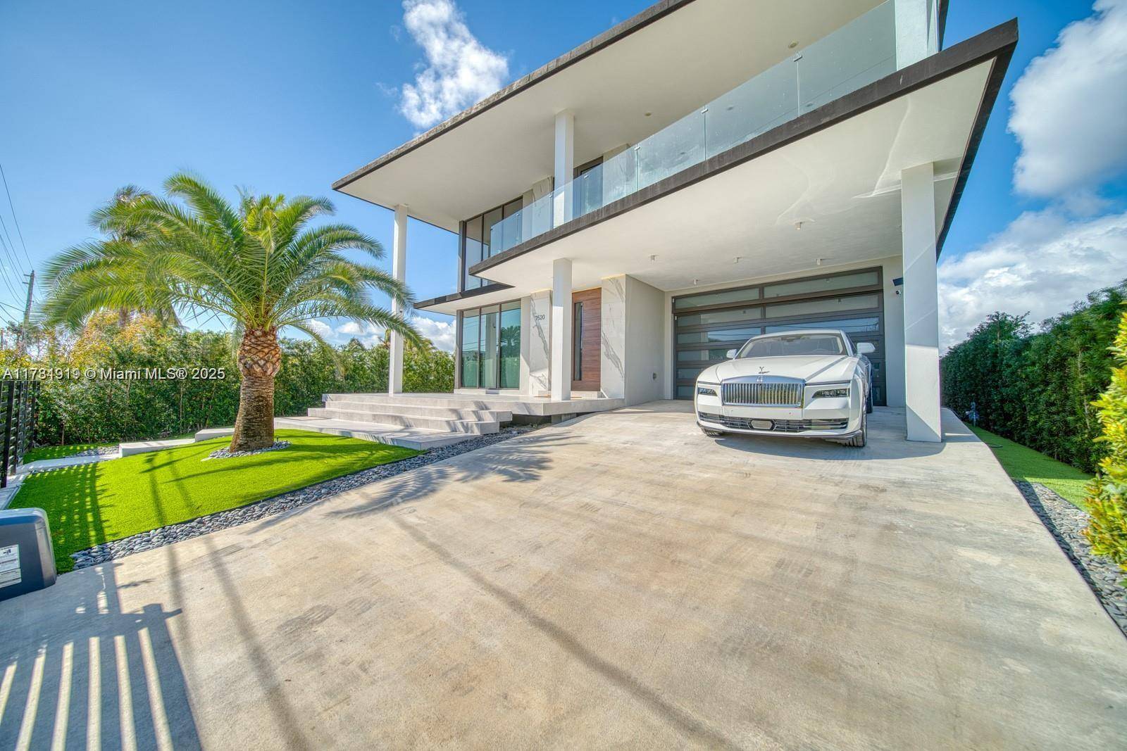 North Bay Village, FL 33141,7520 W Treasure Dr