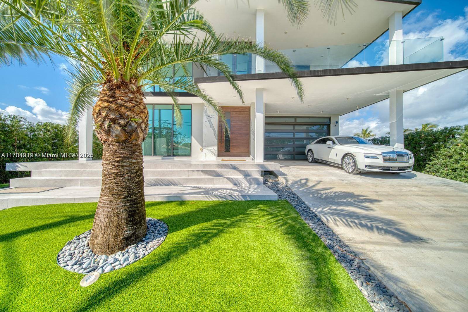 North Bay Village, FL 33141,7520 W Treasure Dr
