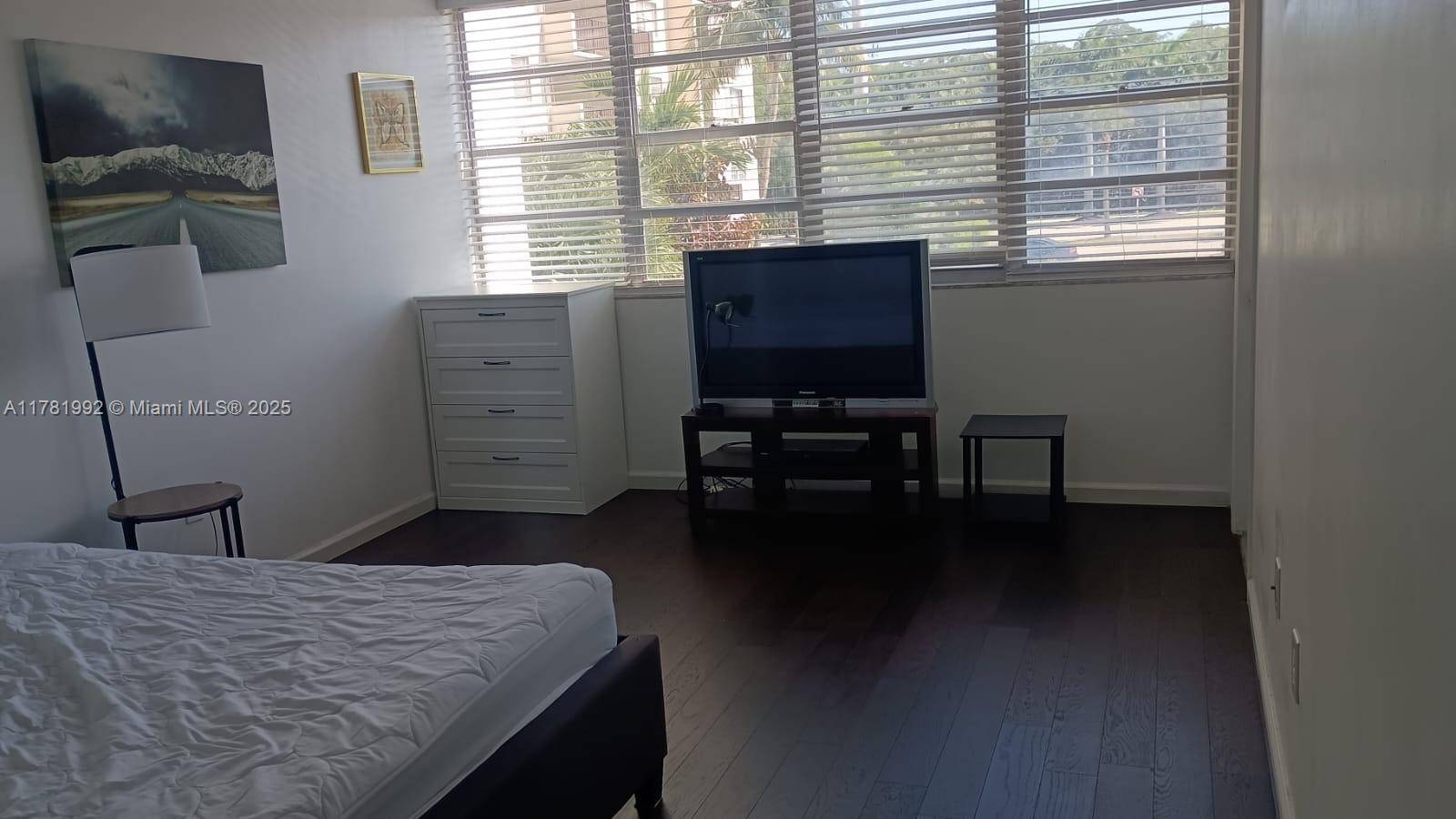 North Miami Beach, FL 33160,2841 NE 163rd St #214