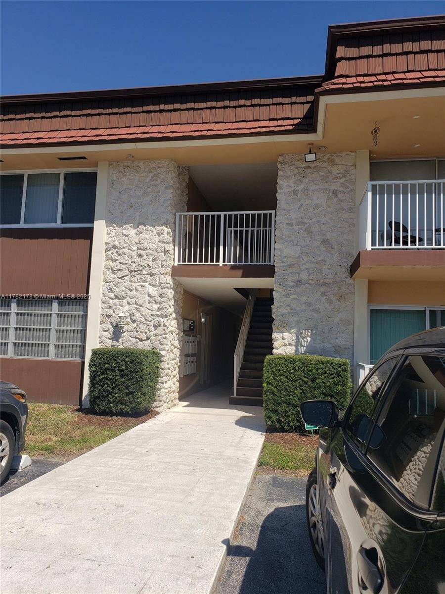 Miami, FL 33155,5575 SW 77th Ct #103B