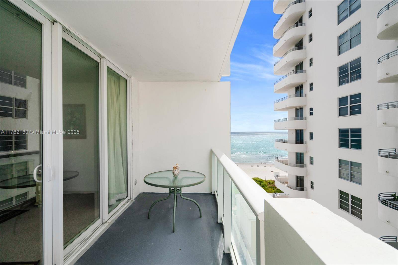 Miami Beach, FL 33140,5601 Collins Ave #1014