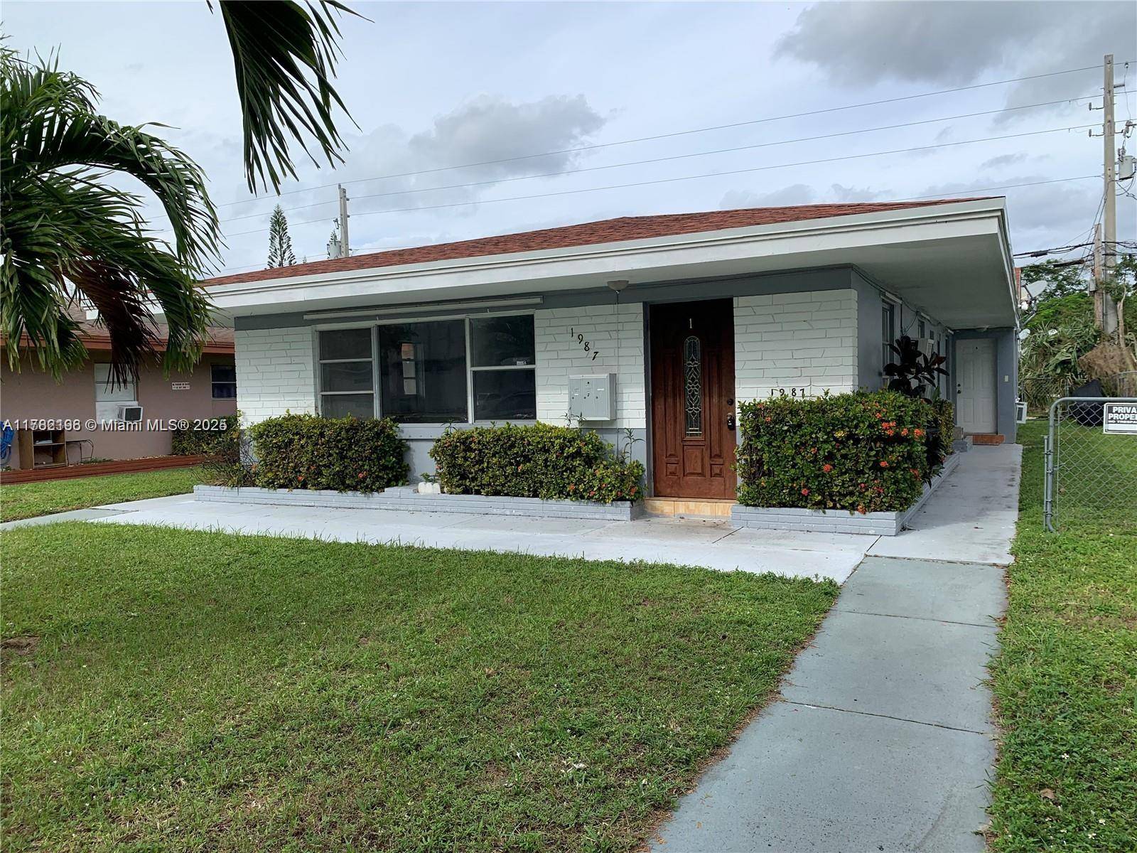 North Miami Beach, FL 33162,1987 NE 171st St ##1