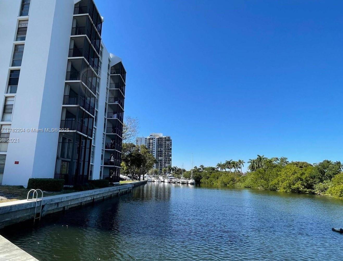 Aventura, FL 33180,3401 N Country Club Dr #117