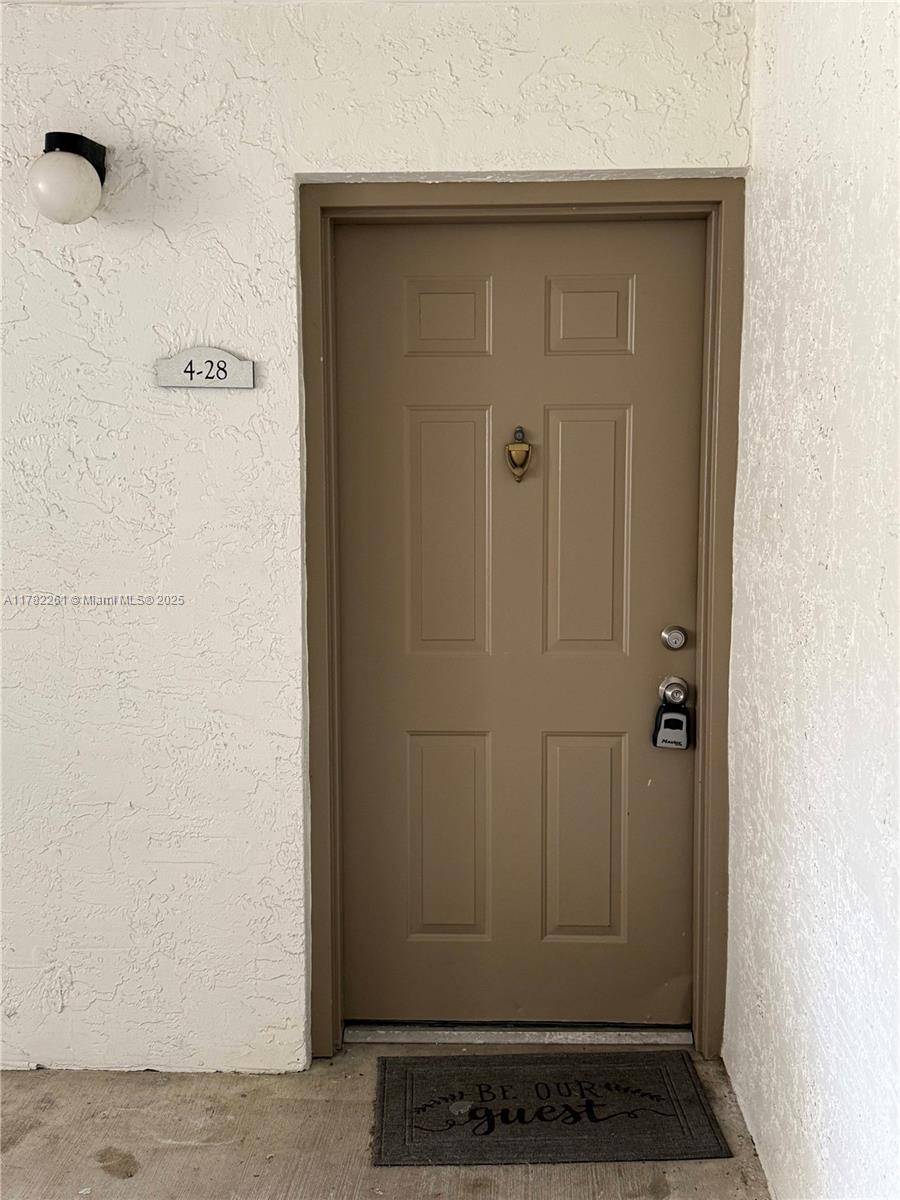 Hollywood, FL 33021,640 S Park Rd #28-4