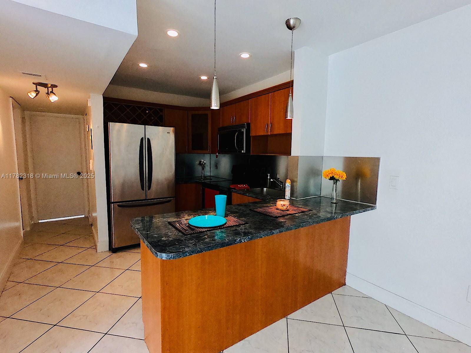 North Miami Beach, FL 33160,3642 NE 171st St #208