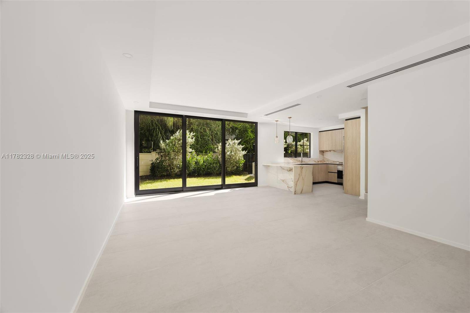 Pinecrest, FL 33156,7498 SW 100th Street #8