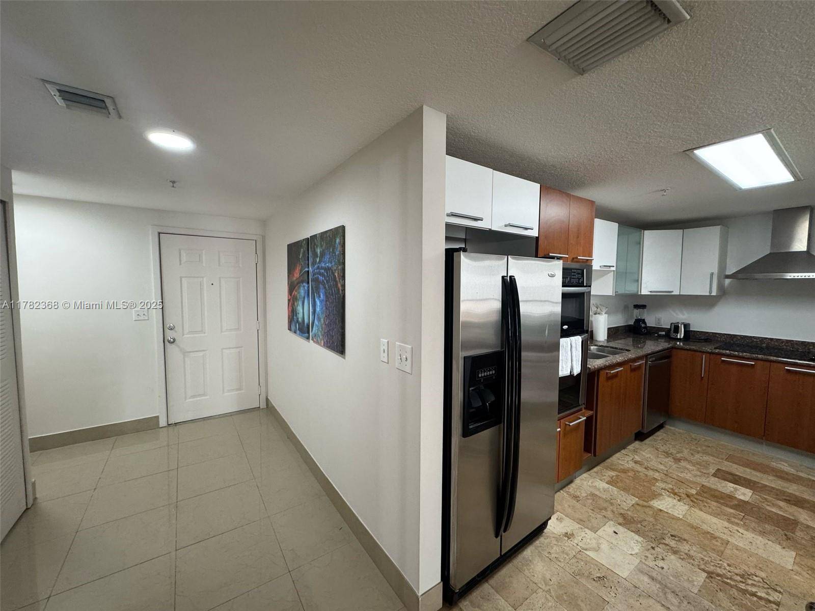 Miami, FL 33131,170 SE 14th St #1108