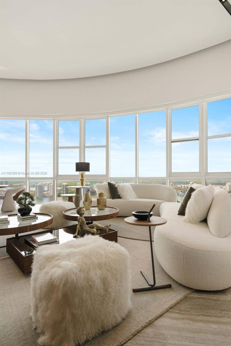 Sunny Isles Beach, FL 33160,18201 Collins Ave #TS1