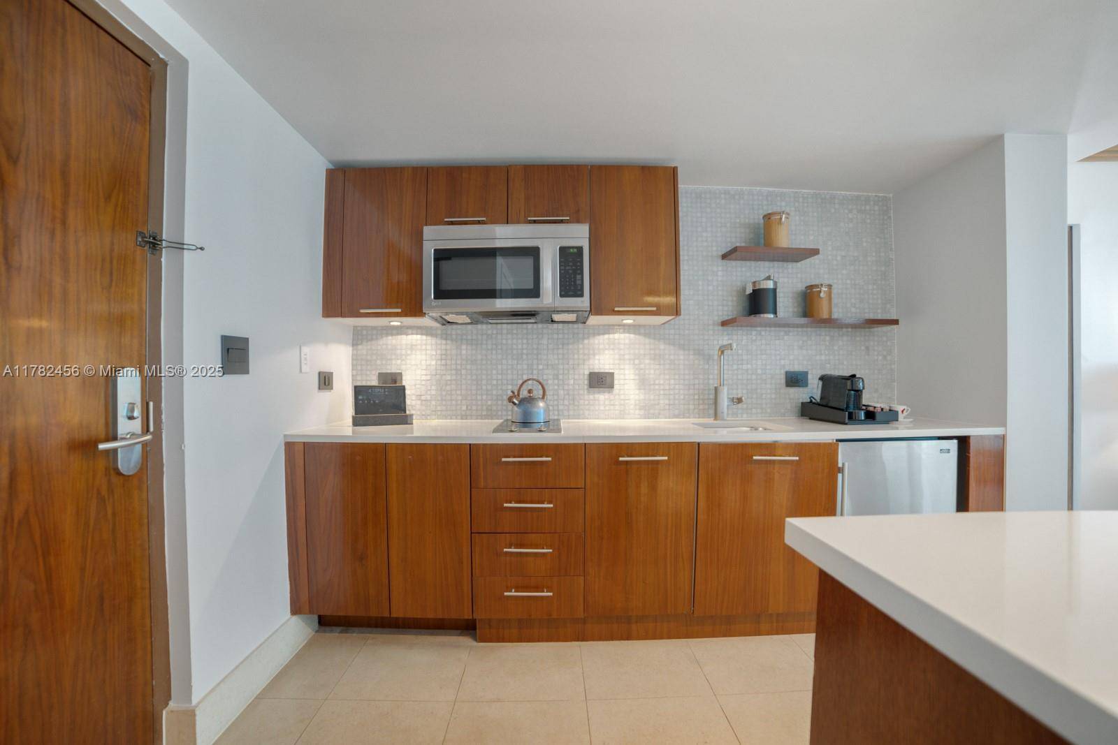 Miami Beach, FL 33141,6801 Collins Ave #709