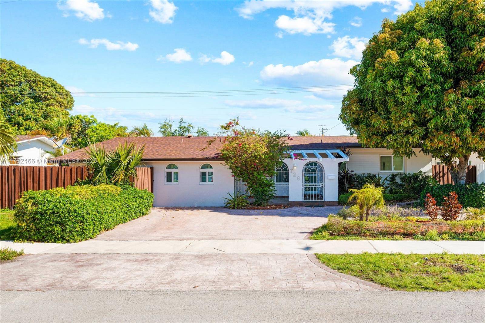 Hialeah, FL 33012,729 W 50th Pl