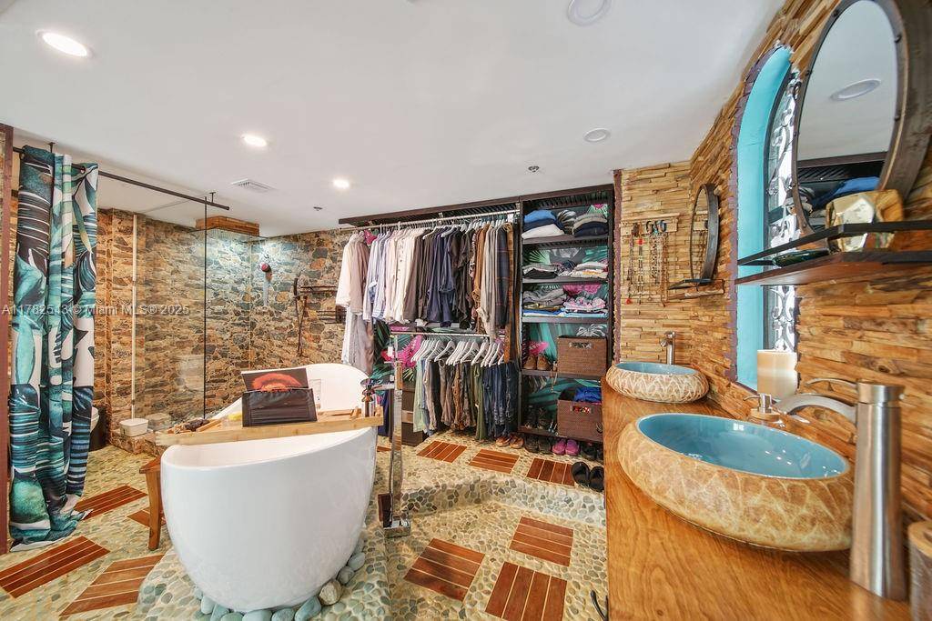 Miami Beach, FL 33139,100 Jefferson Ave #10012