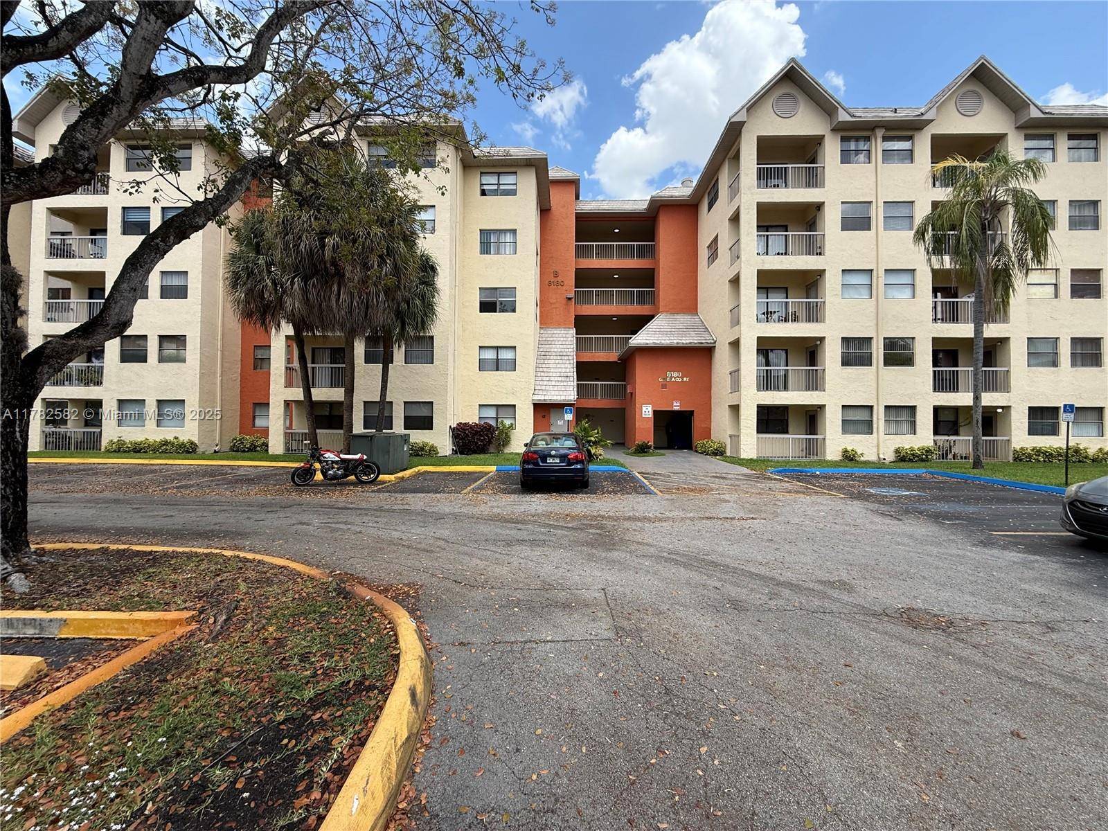 Doral, FL 33166,8180 Geneva Ct #126