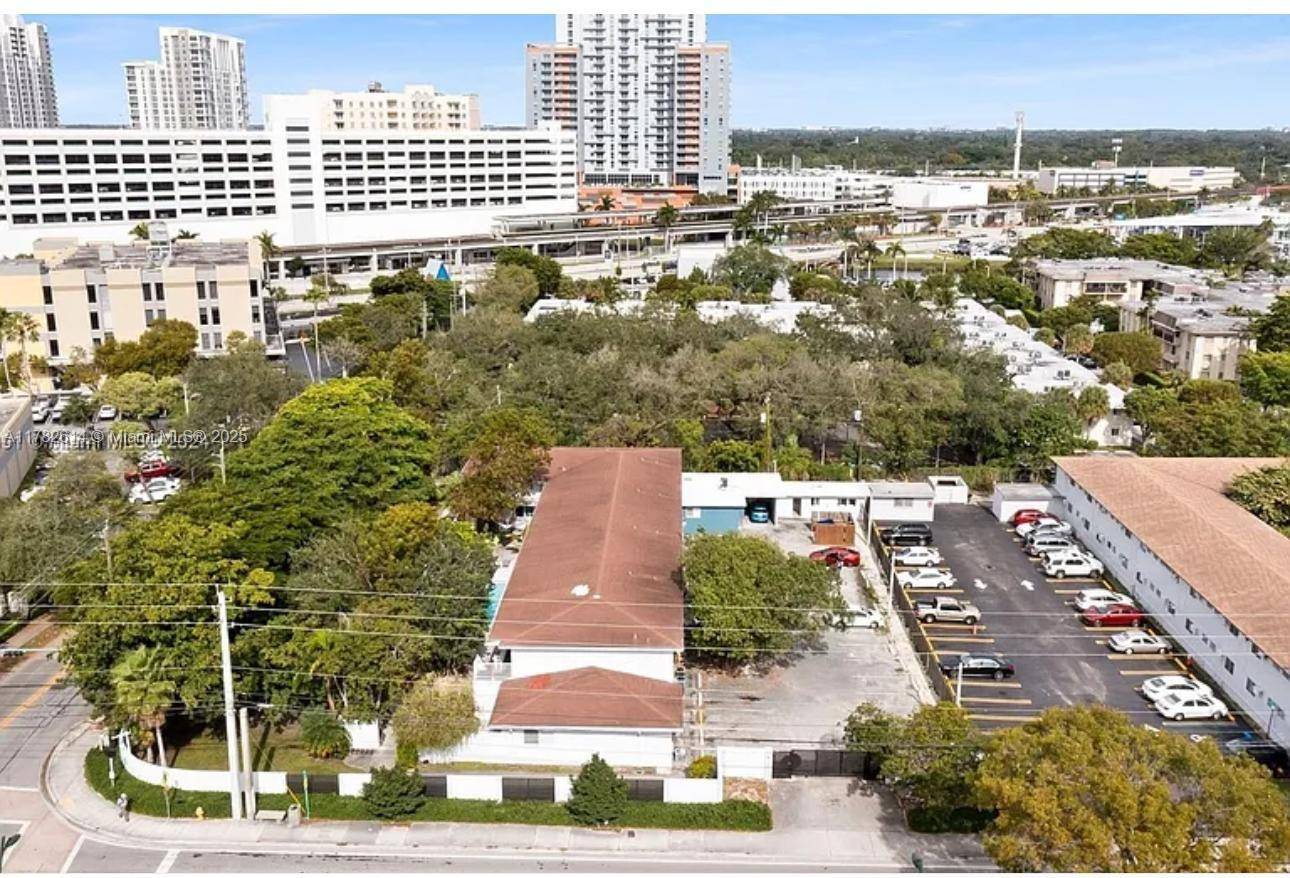 Pinecrest, FL 33156,6805 SW 88th St #19