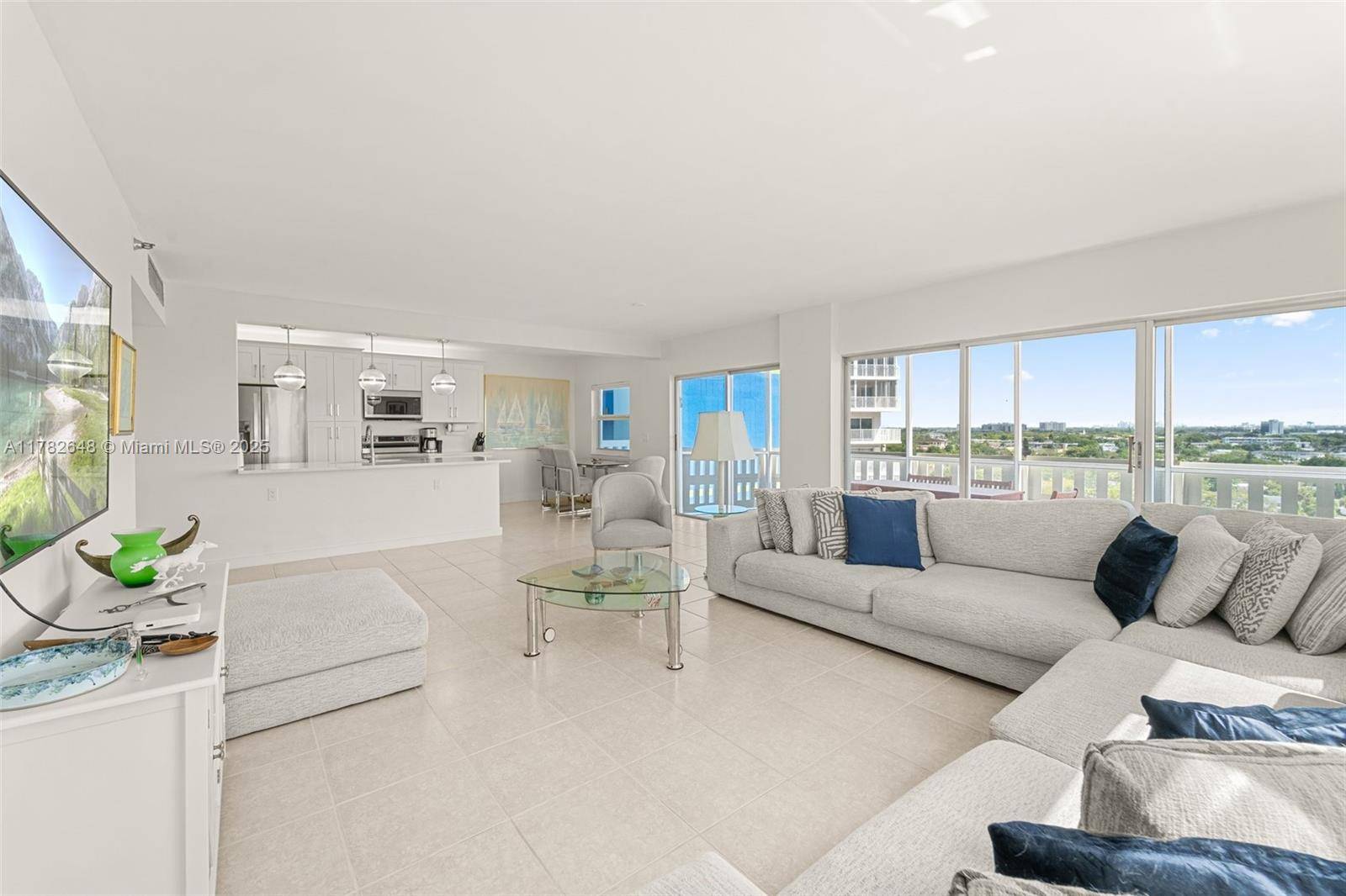 Hollywood, FL 33021,4001 Hillcrest Dr #1017