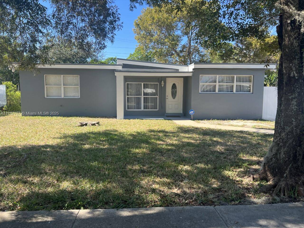 West Park, FL 33308,3330 SW 59th Terr