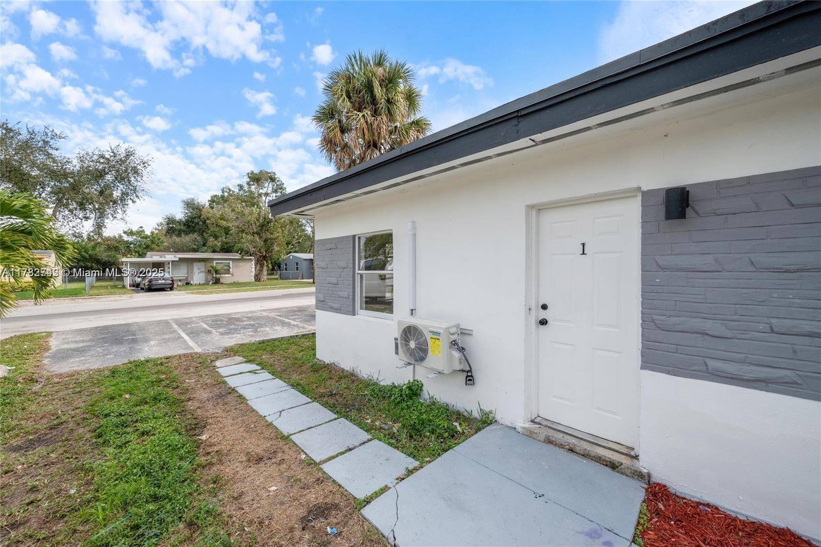 Fort Lauderdale, FL 33311,417 NW 15th Ave #1-3
