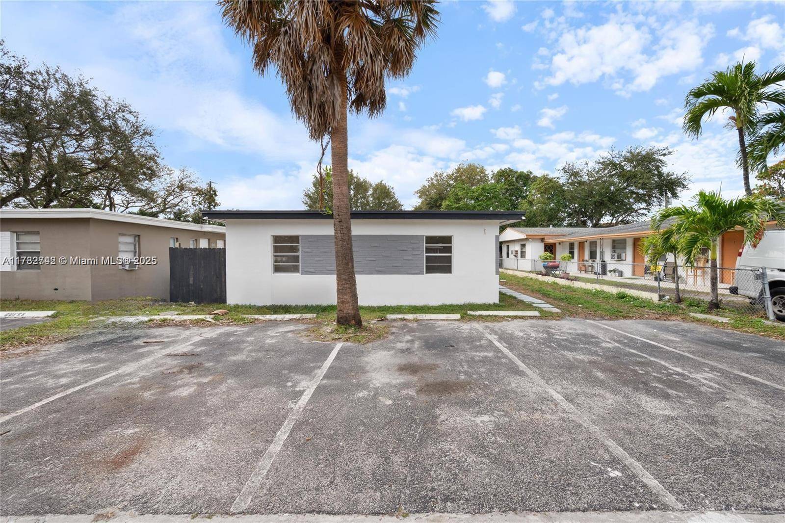 Fort Lauderdale, FL 33311,417 NW 15th Ave #1-3