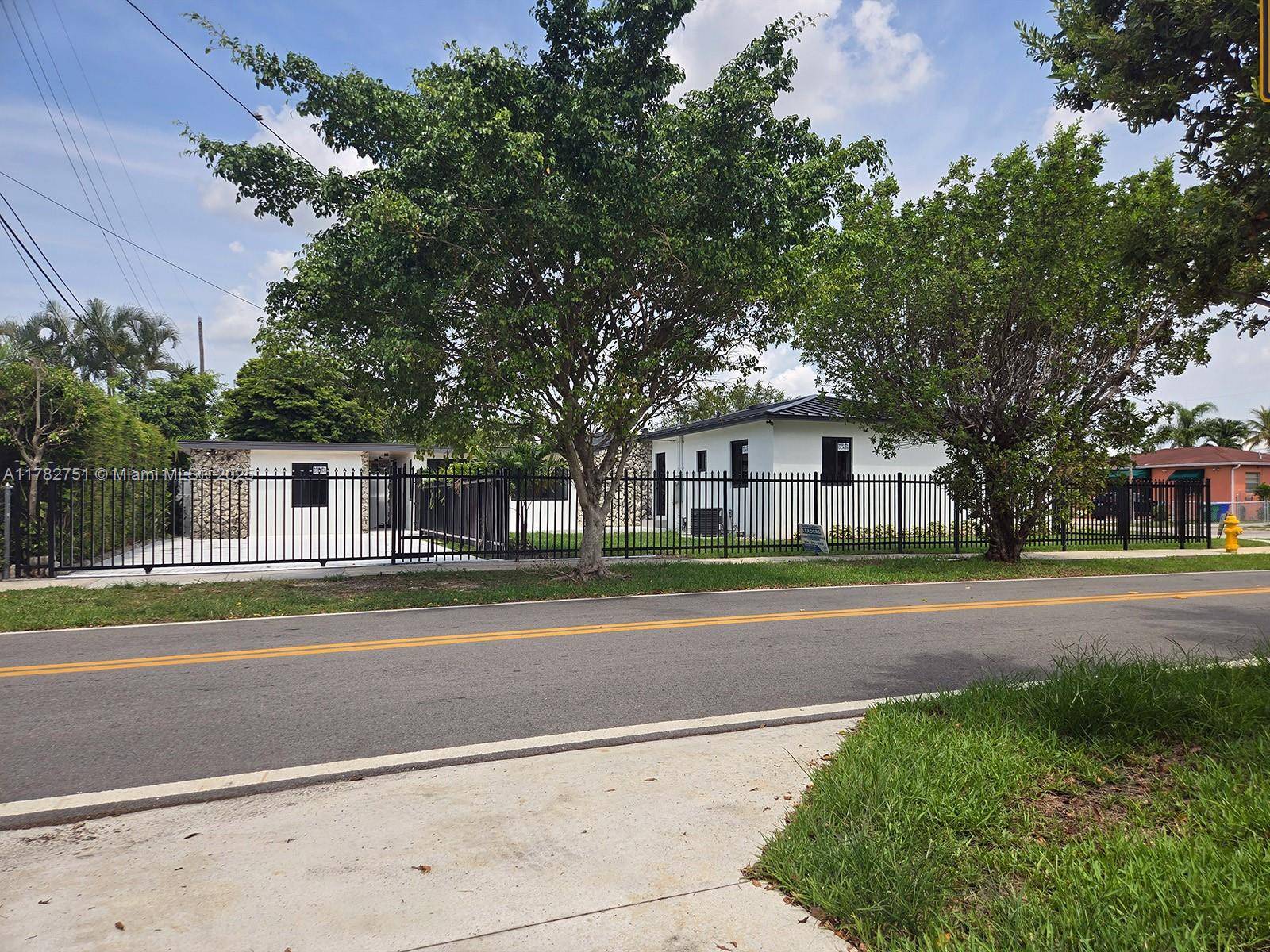 Miami, FL 33134,5152 SW 6th St #1