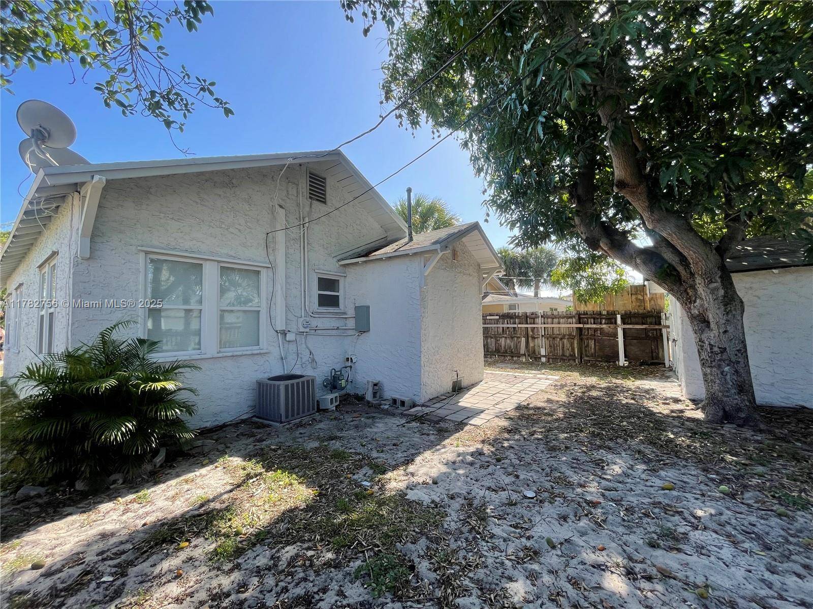 West Palm Beach, FL 33407,625 52nd St