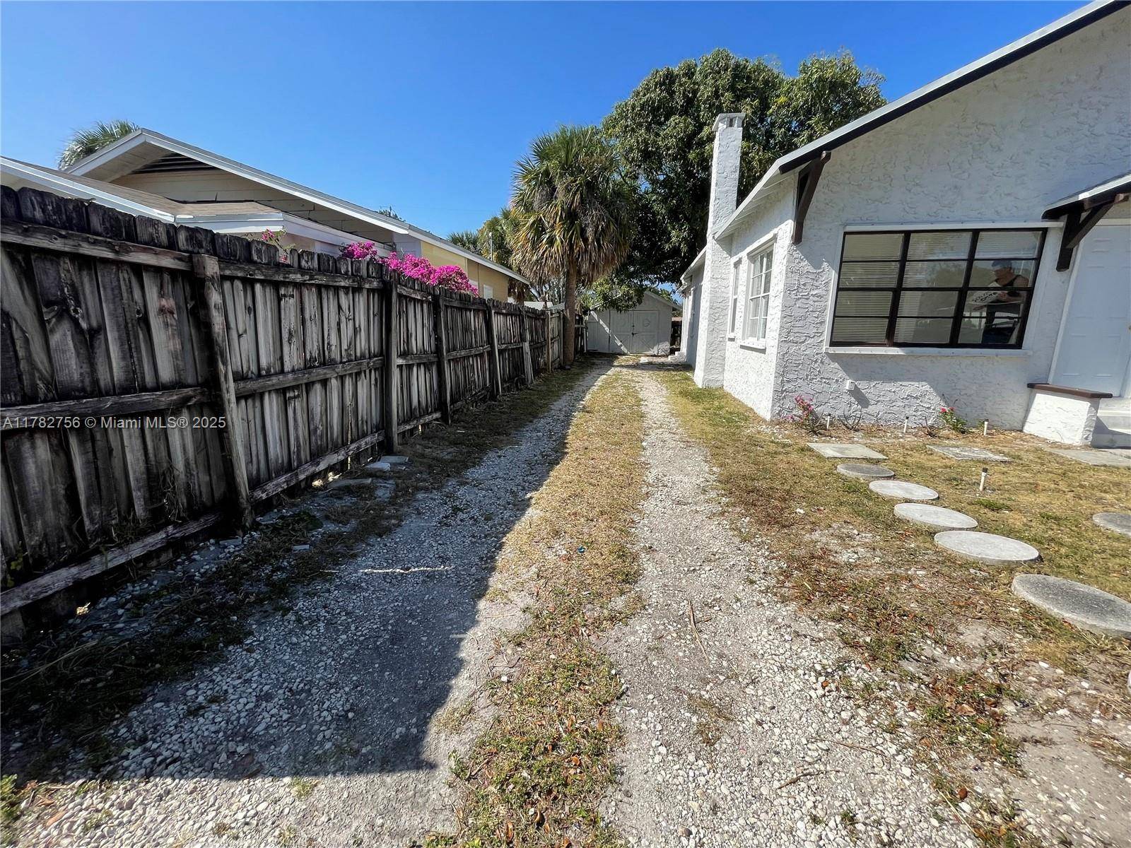 West Palm Beach, FL 33407,625 52nd St