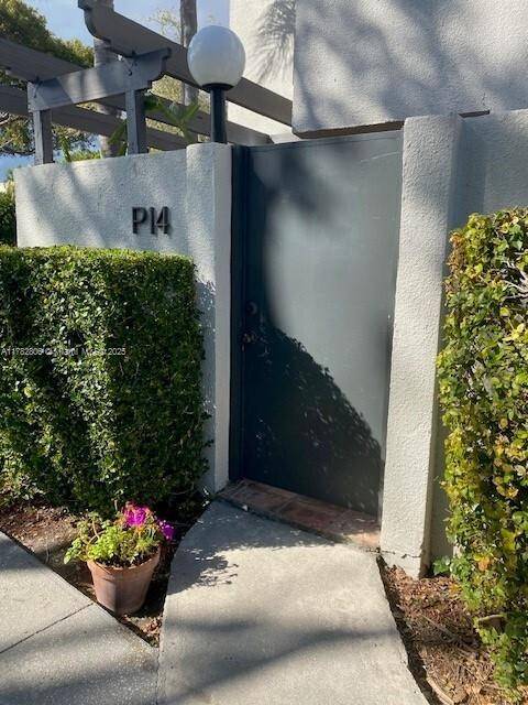 Miami, FL 33155,4700 SW 67th Ave #P14