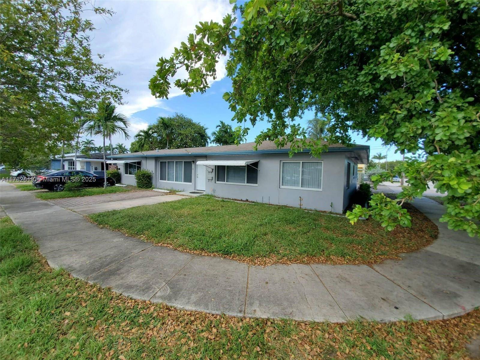 Hallandale Beach, FL 33009,729 NE 6th St #1-3