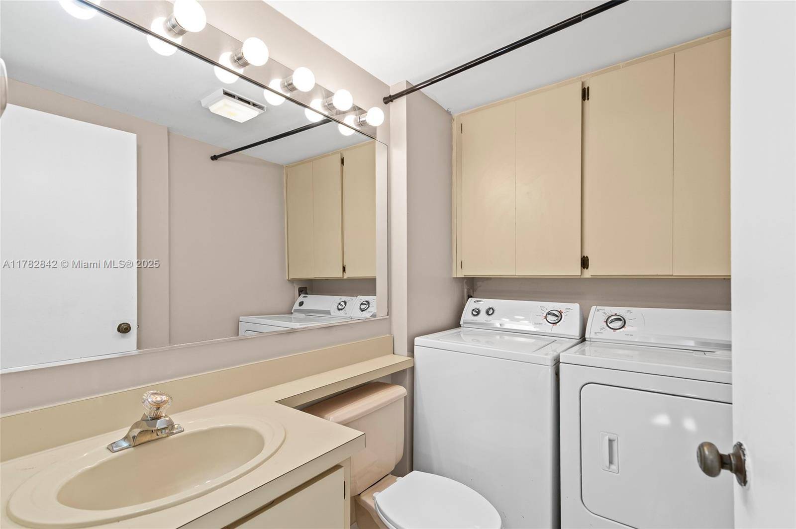 West Palm Beach, FL 33409,855 Blue Ridge Cir #855