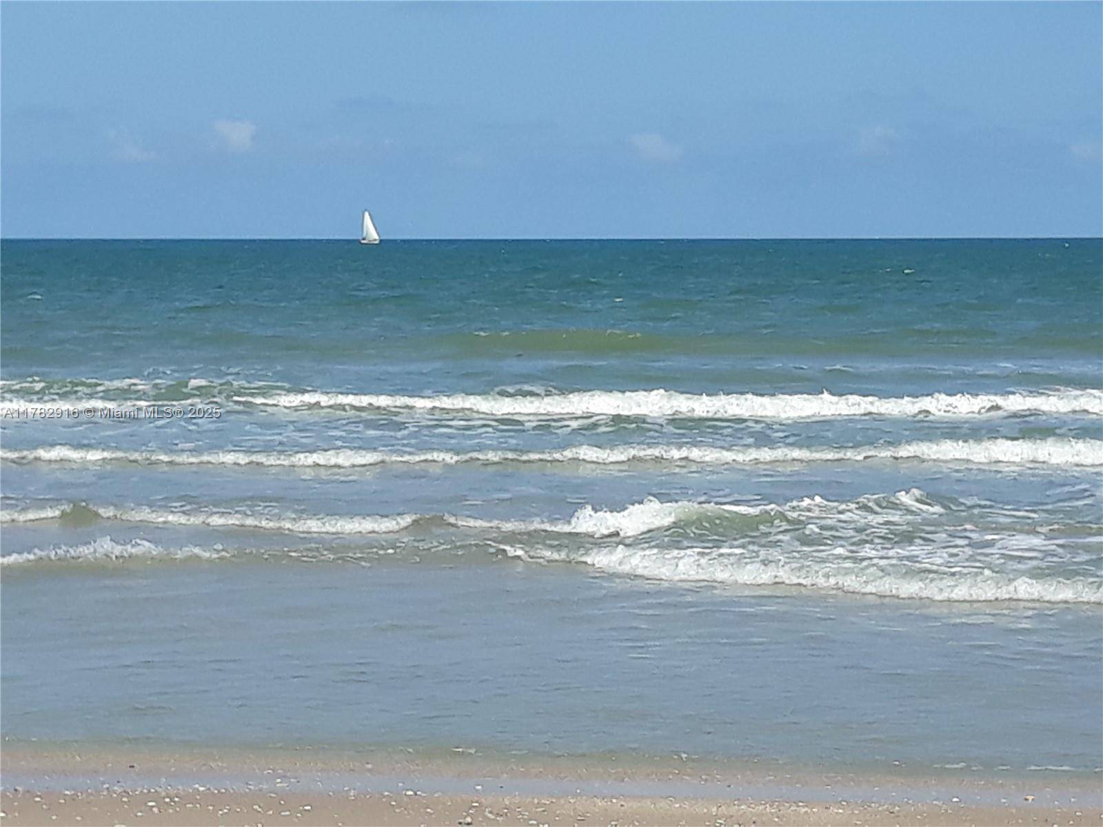 Hutchinson Island, FL 34949,3880 N North Highway A1A #102