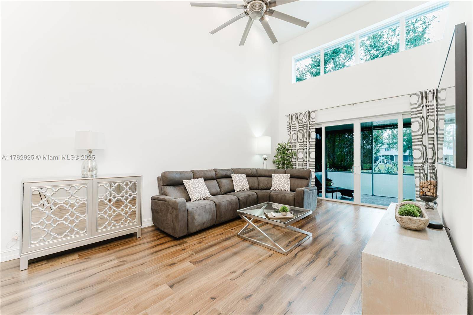 Boca Raton, FL 33433,6061 Old Court Rd #208
